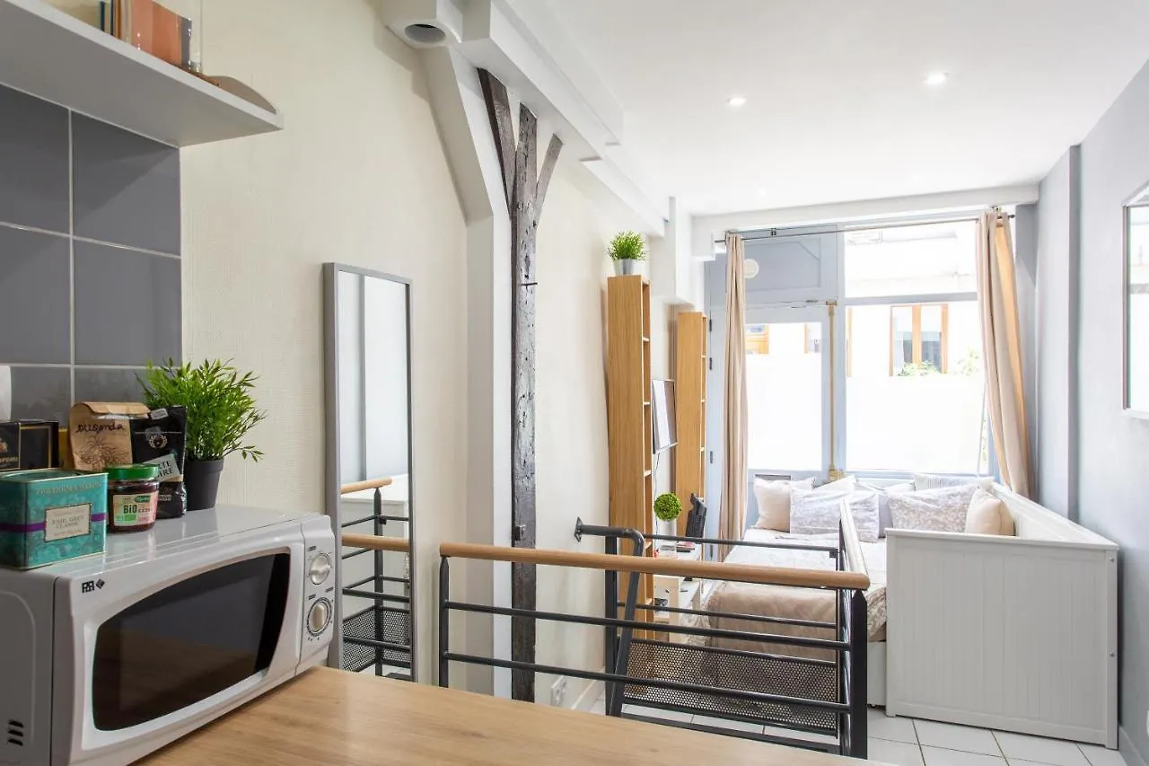 Apartment Charming Small Duplex - Heart Of Paris Hotel France