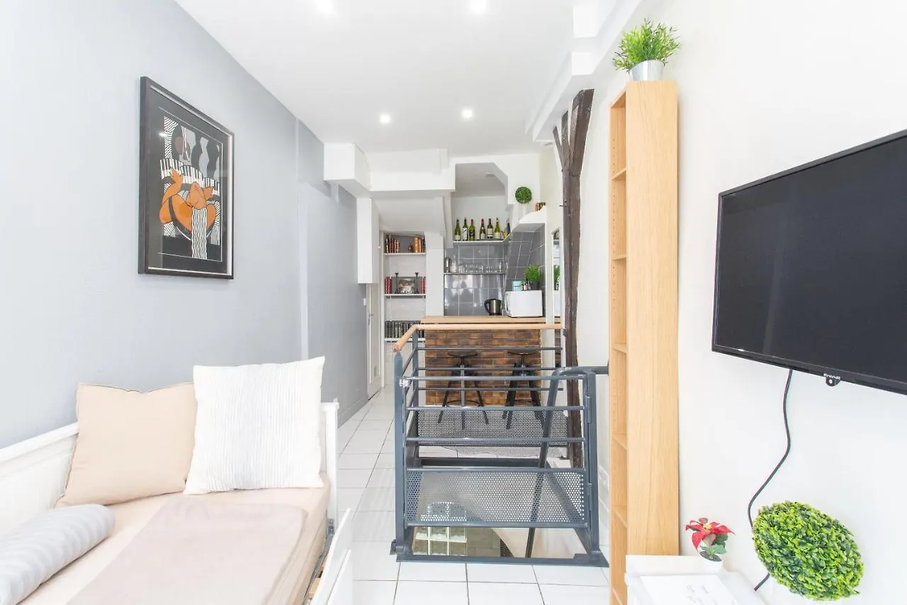 Apartment Charming Small Duplex - Heart Of Paris Hotel