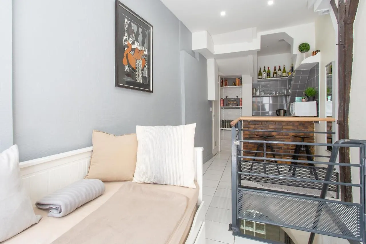 Apartment Charming Small Duplex - Heart Of Paris Hotel